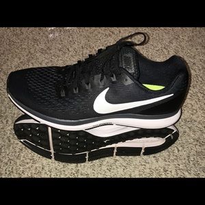 Nike Air Zoom Pegasus 34 - Black n White